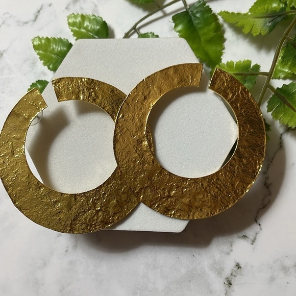 Oversized Flat Hoops - Picture 12 of 16